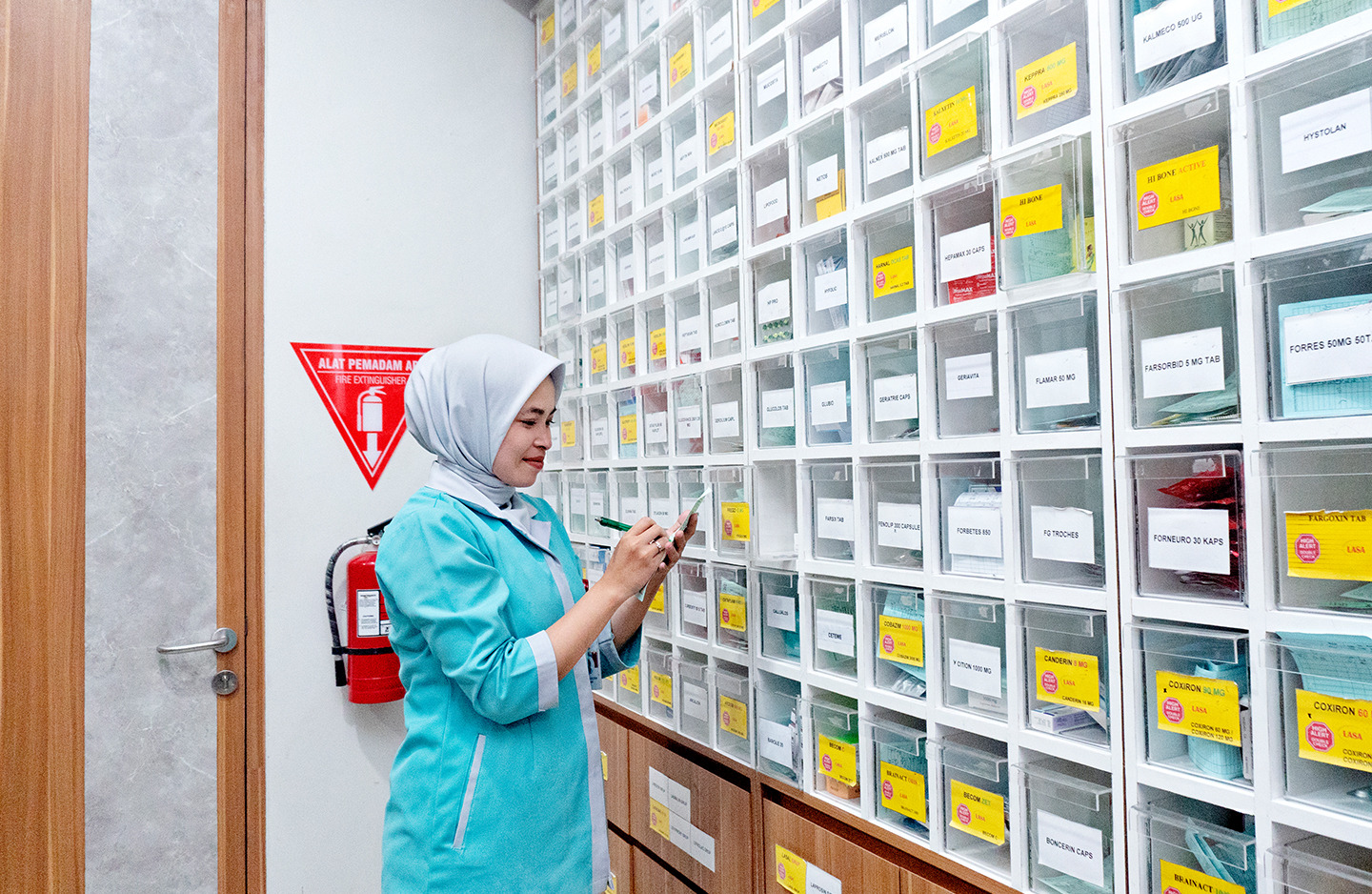 Farmasi Rumah Sakit Intan Husada